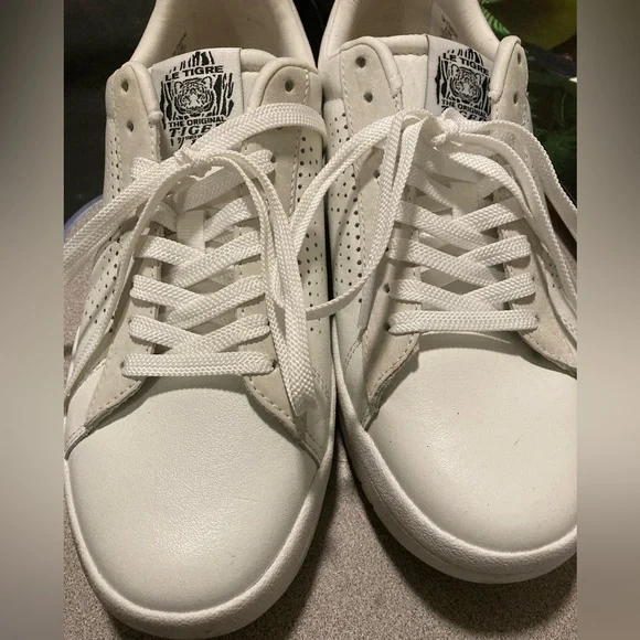 👟Le TIGRE Tompkins Sneaker - Women's  Size: 9.5  Color : White - Picture 6 of 12